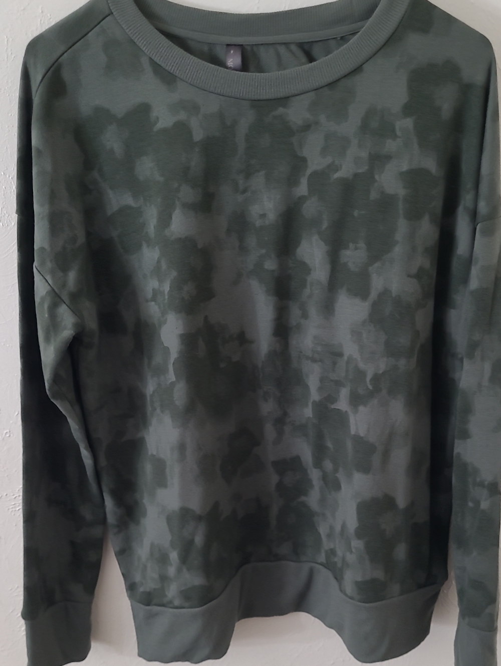 Mondetta Olive Green Camouflage Crewneck Sweatshirt